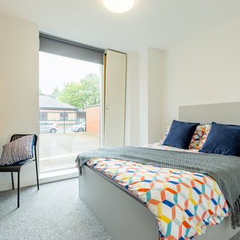 2 Bed Apartment En Suite - Image 1